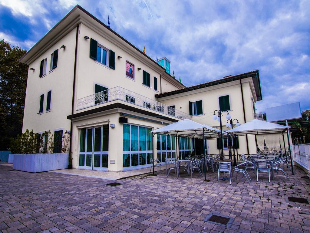 Hotel Butterfly Torre do Lago Puccini Exterior foto